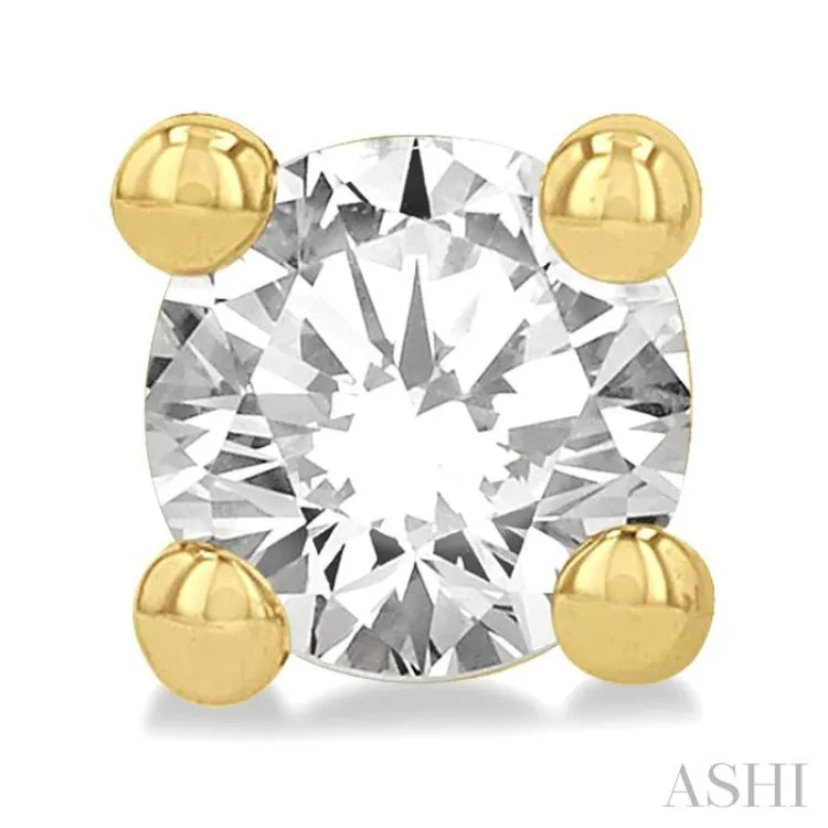 1/10 Ctw Round Cut Diamond Stud Earring in 14K Yellow Gold