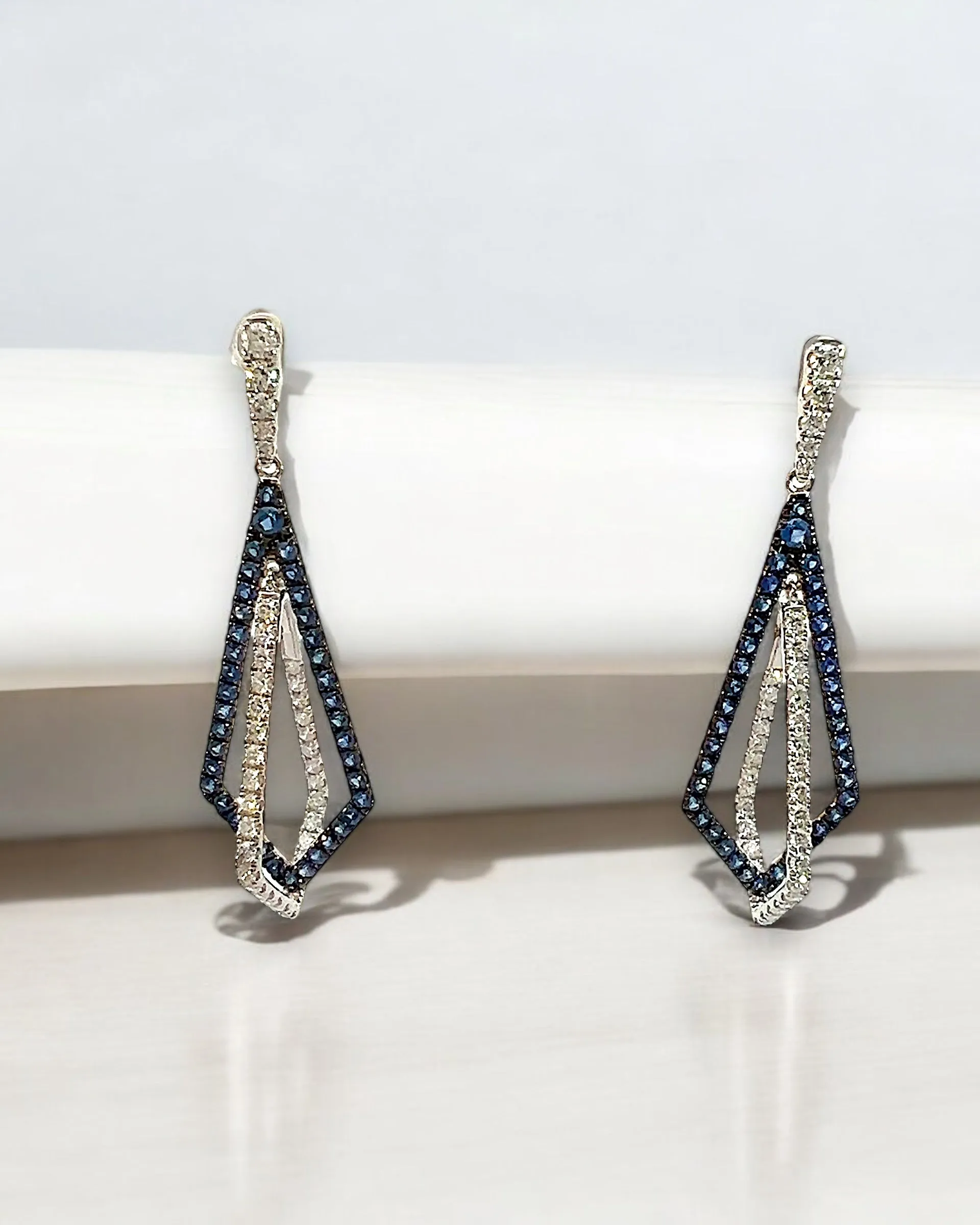 DIAMOND AND BLUE SAPPHIRE DIAMOND SHAPE IN DIAMOND SHAPE EARRINGS