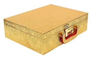 Kuber Industries Zig Zag Print Bracelet Jewellery Box with 3 Removable Rolls-Holder Stores Bracelets,Bangles & Watches-Organizer-Small Mirror With Lock System(Golden)-KUBMART15516