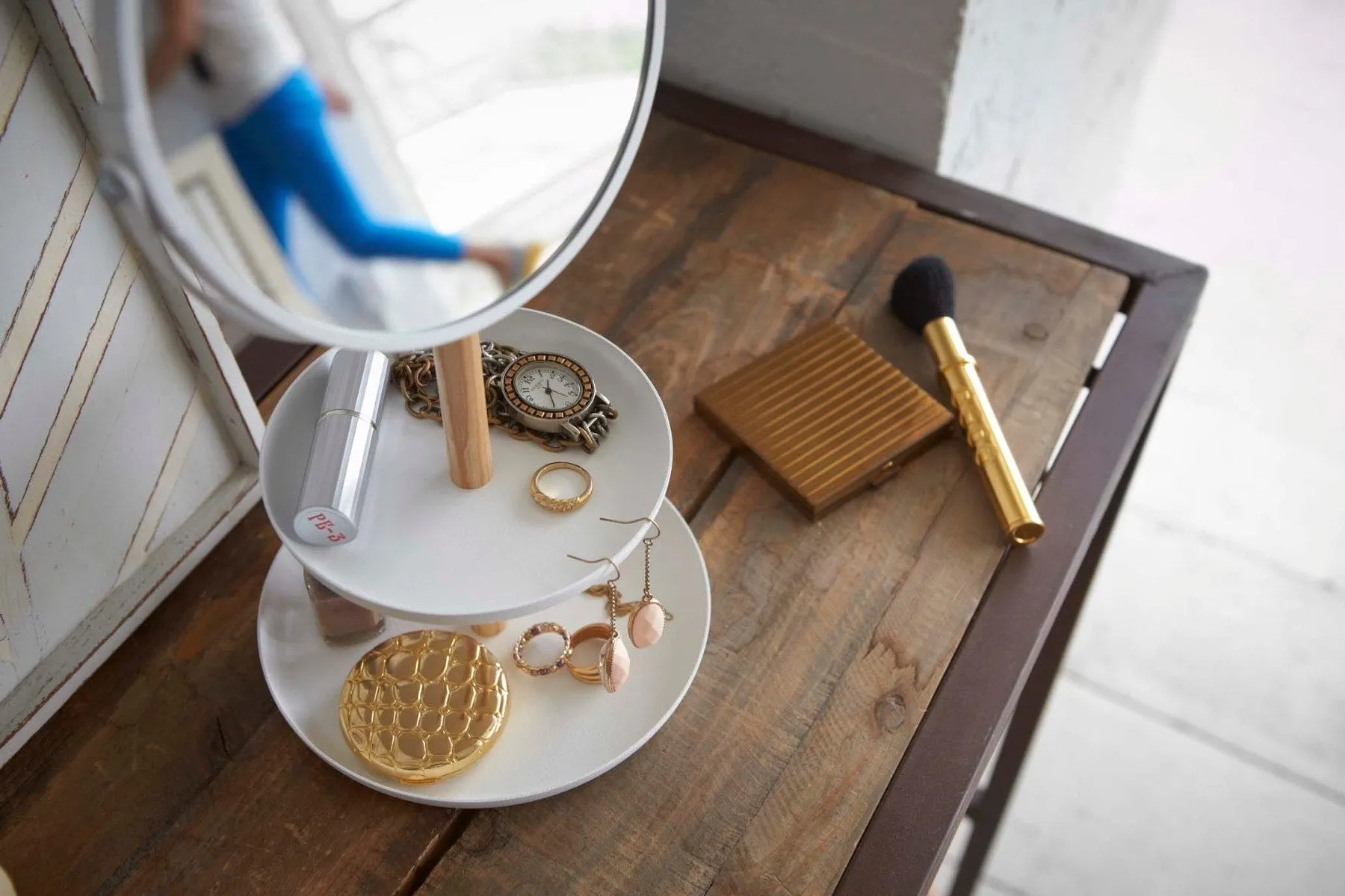 Makeup Mirror with Accessory Tray